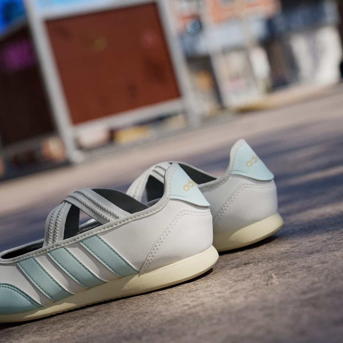 Adidas Kids' BARREDA MARY JANE SHOES JUNIOR - Core White / Halo Mint / Warm Vanilla - Image 9