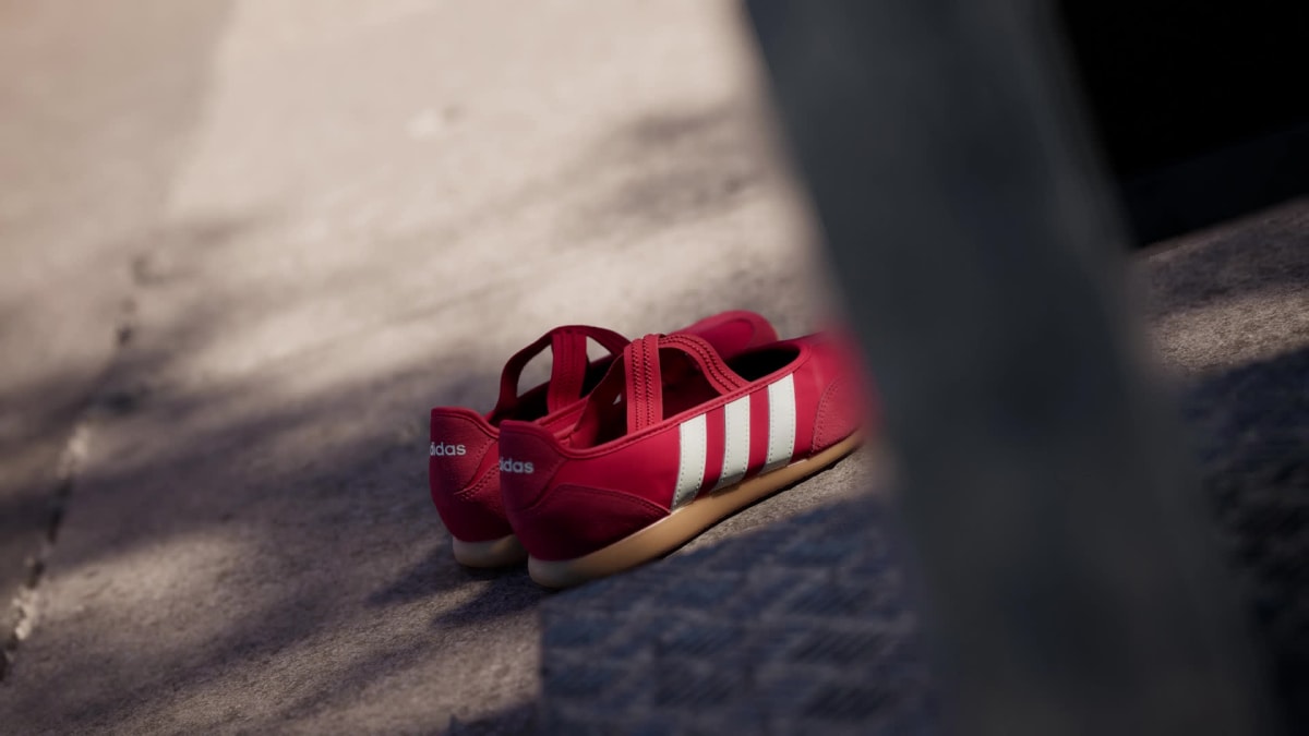 Adidas Women's BARREDA MARY JANE SHOES - Better Scarlet / Off White / Gum - Image 2