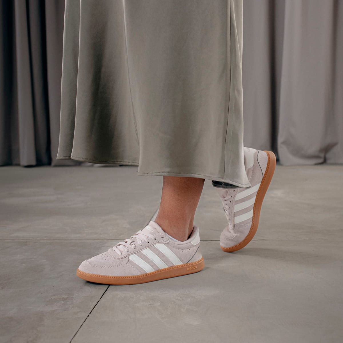 Adidas Women's Breaknet Sleek Shoes - Putty Mauve / Core White / Gum - Image 14