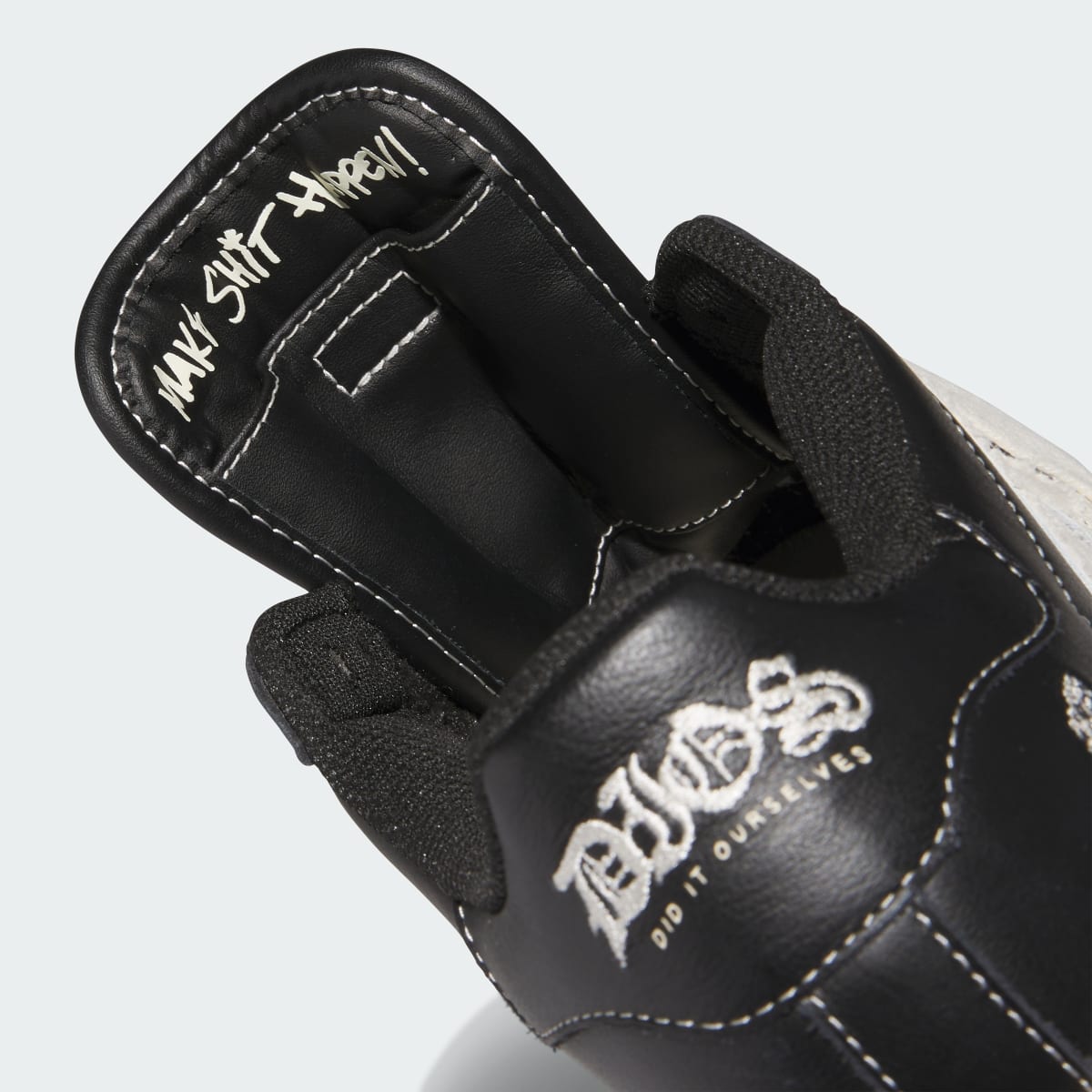 Adidas Men's DIOS SUPERSTAR XLG - Core Black / Cream White / Gold Metallic - Image 9