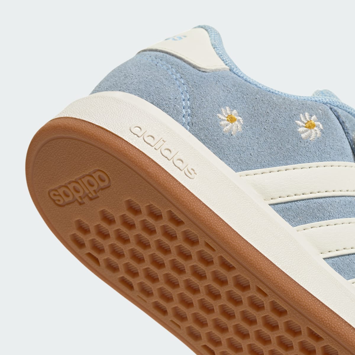 Adidas Kids' GRAND COURT 00s SHOES CHILDREN - Clear Sky / Off White / Gum - Image 8