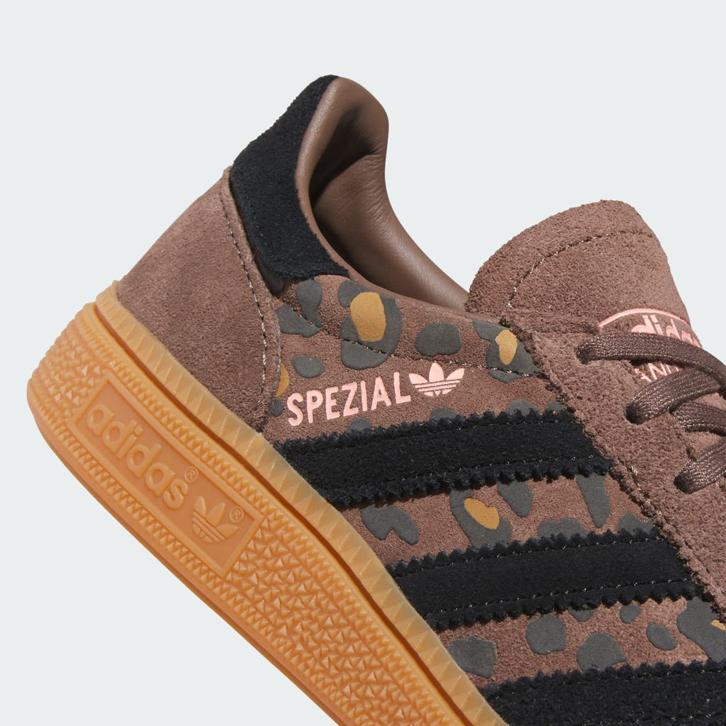 Adidas Kids' HANDBALL SPEZIAL SHOES - Earth Strata / Core Black / Glow Pink - Image 7