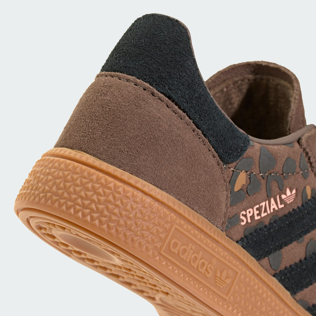 Adidas Kids' HANDBALL SPEZIAL SHOES - Earth Strata / Core Black / Glow Pink - Image 8