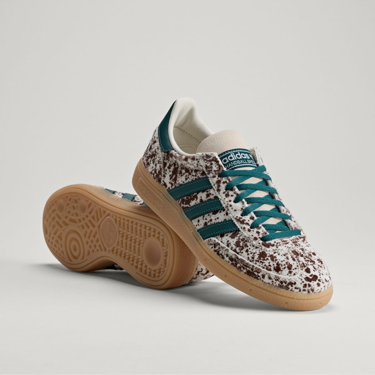 Adidas Women's HANDBALL SPEZIAL SHOES - Off White / Rich Green / Dark Brown - Image 1