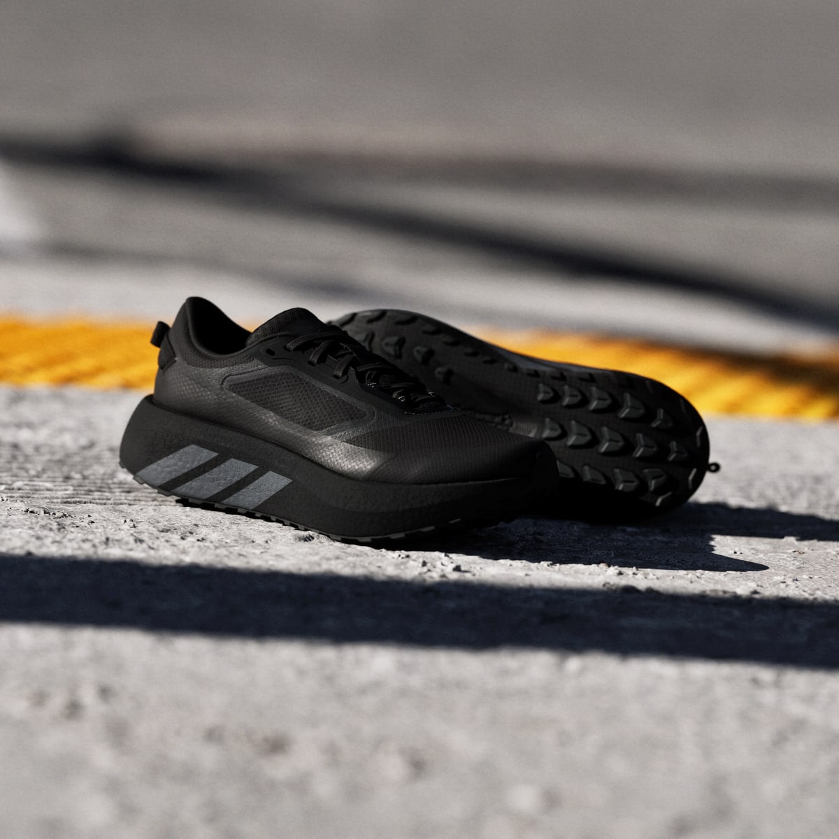 Adidas Men's HYPERBOOST ATR M Shoes - Black / Grey Six / Core Black - Image 7