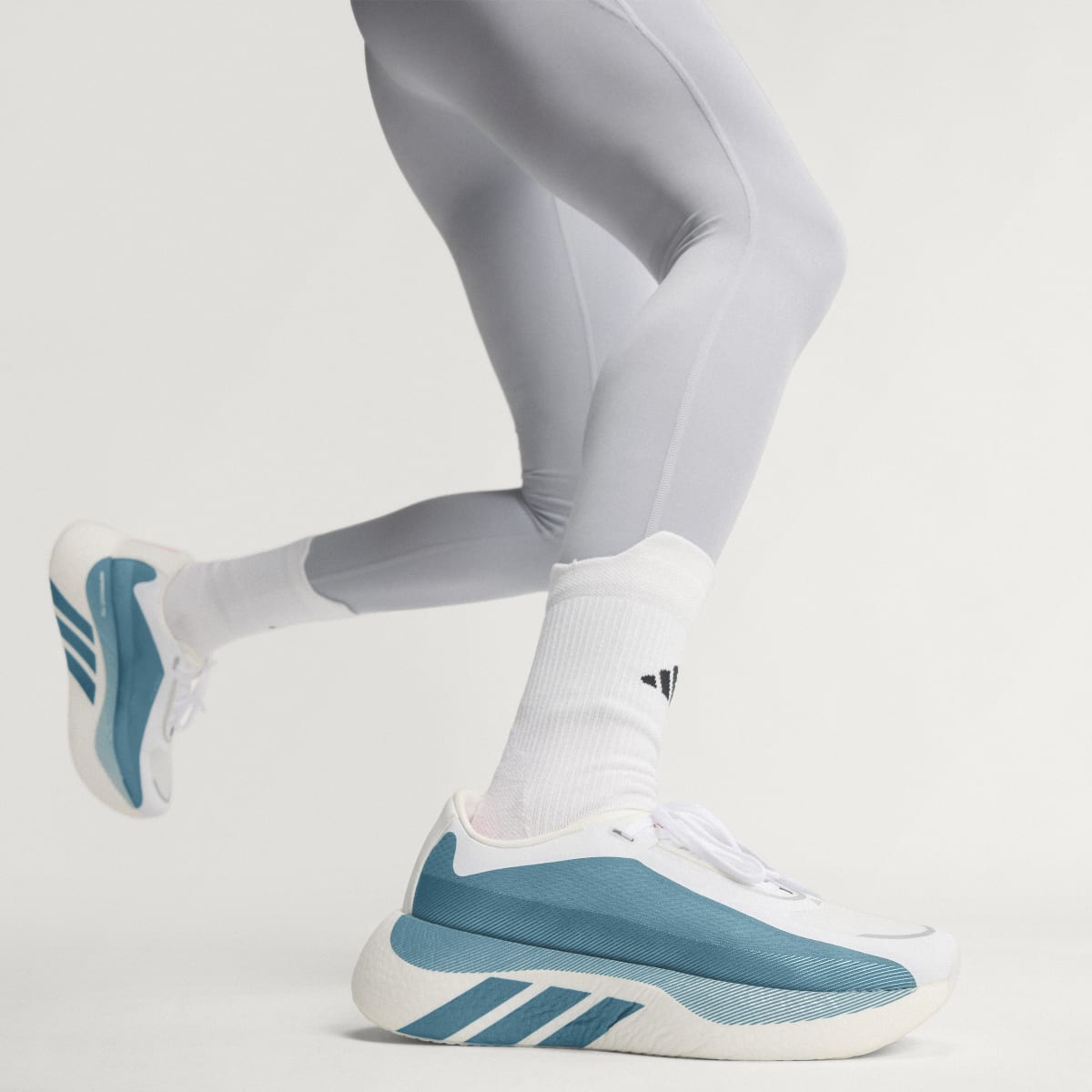Adidas Women's HYPERBOOST EDGE Running Shoes - Cloud White / Petrol Met. F17 / Lucid Red - Image 3