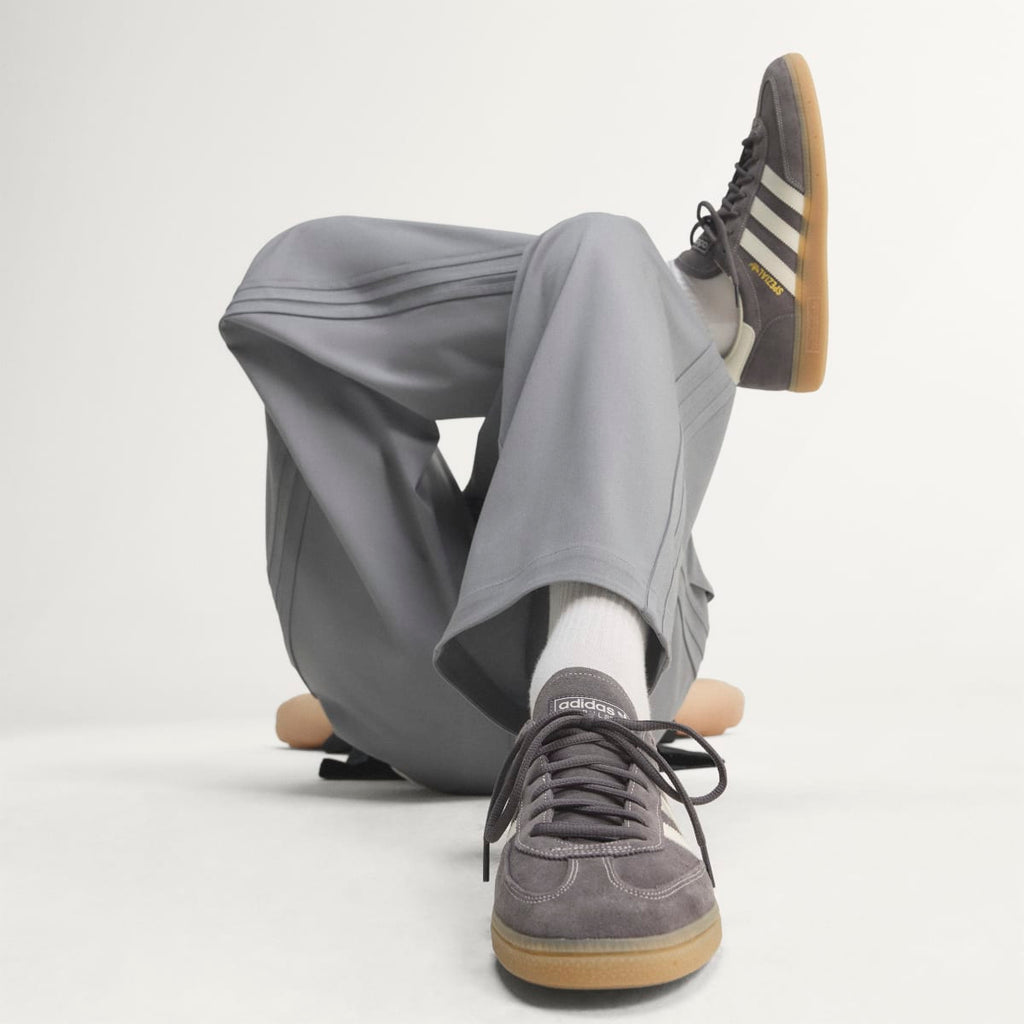 Adidas Men's Handball Spezial Shoes - Grey Strata / Off White / Gum - Image 2