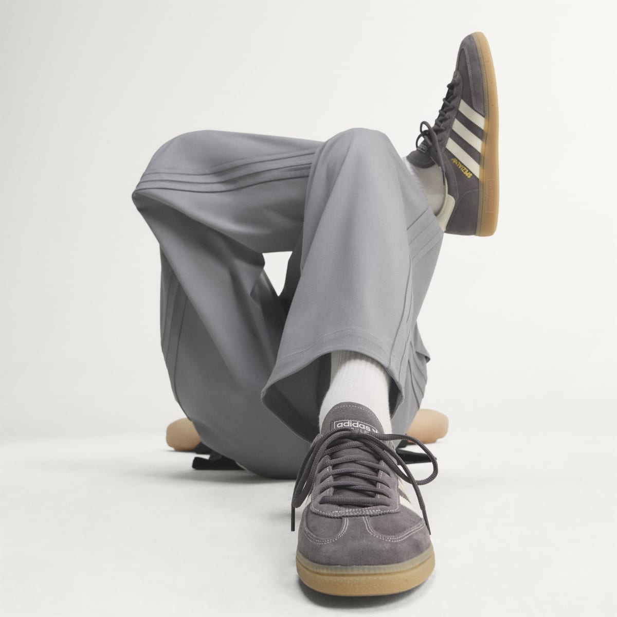 Adidas Men's Handball Spezial Shoes - Grey Strata / Off White / Gum - Image 2
