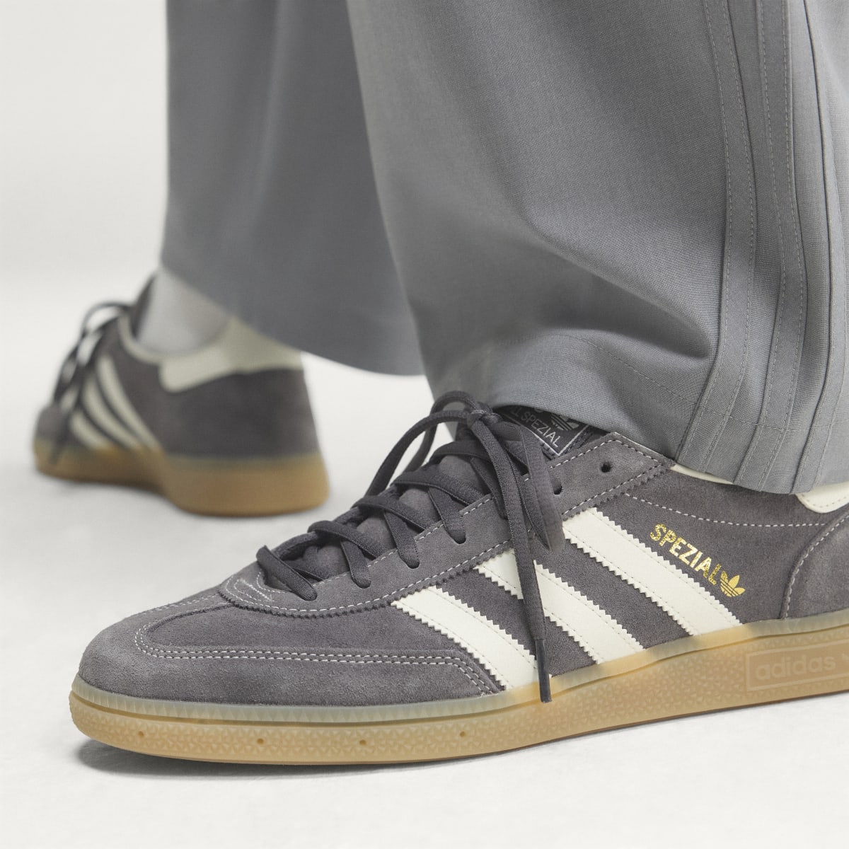 Adidas Men's Handball Spezial Shoes - Grey Strata / Off White / Gum - Image 6