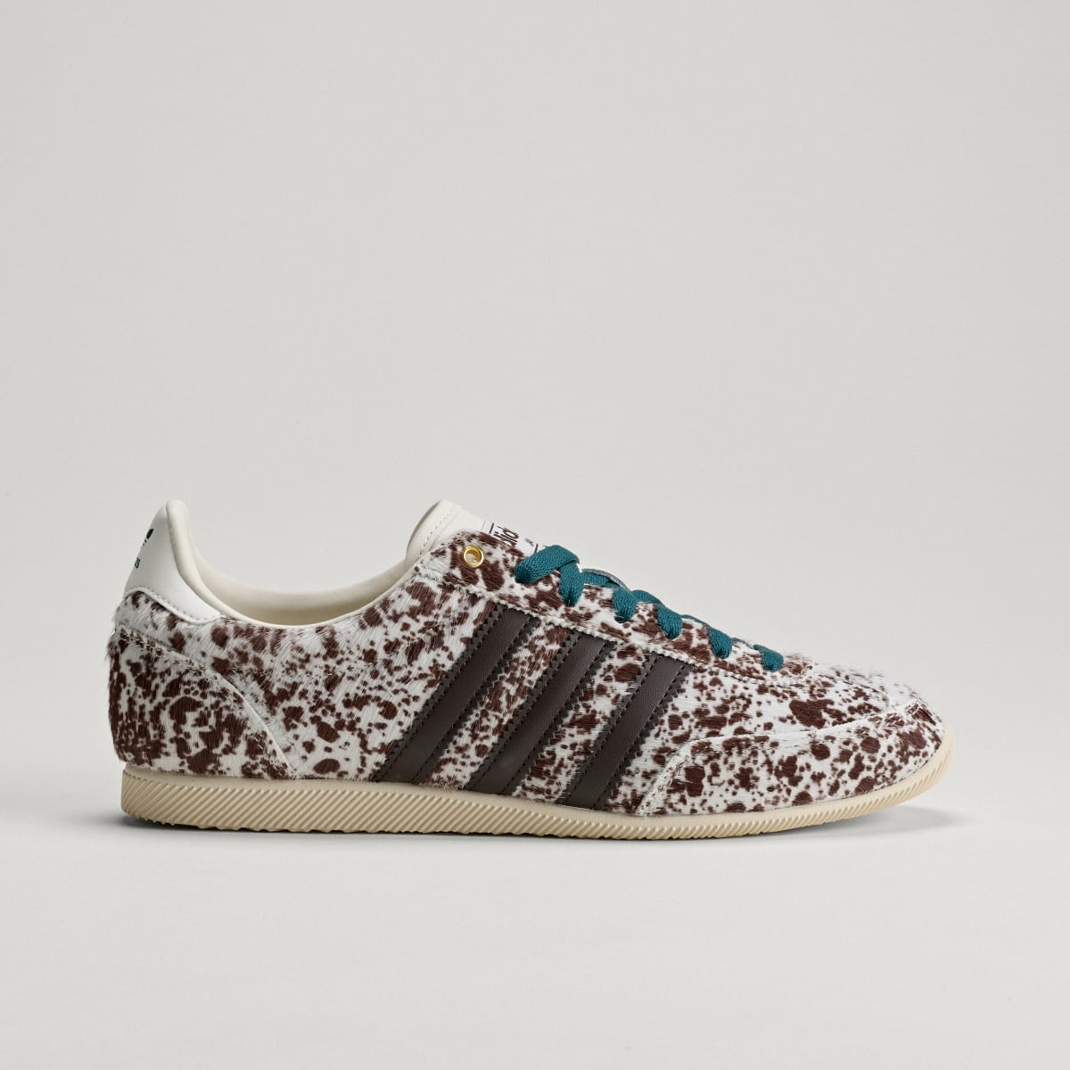 Adidas Women's JAPAN SHOES - Off White / Dark Brown / Gold Metallic - Image 3