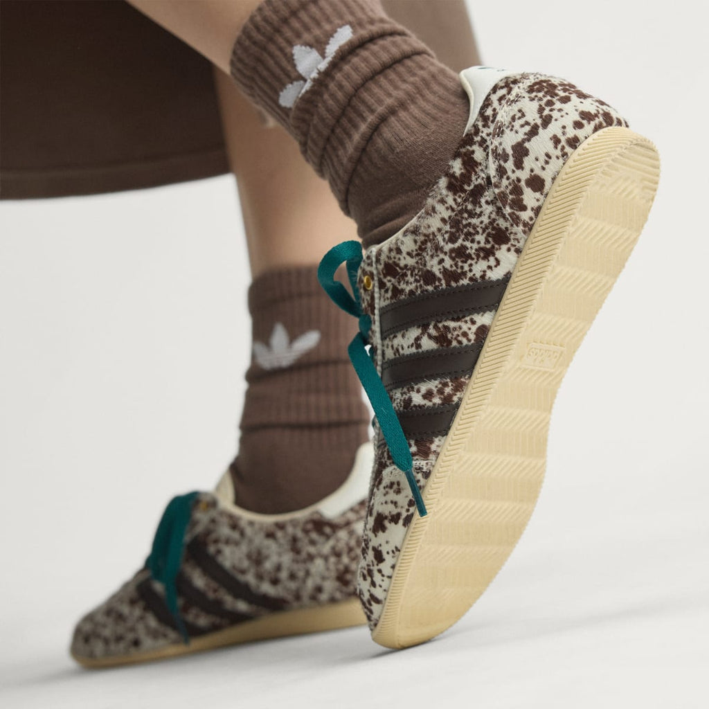 Adidas Women's JAPAN SHOES - Off White / Dark Brown / Gold Metallic - Image 5