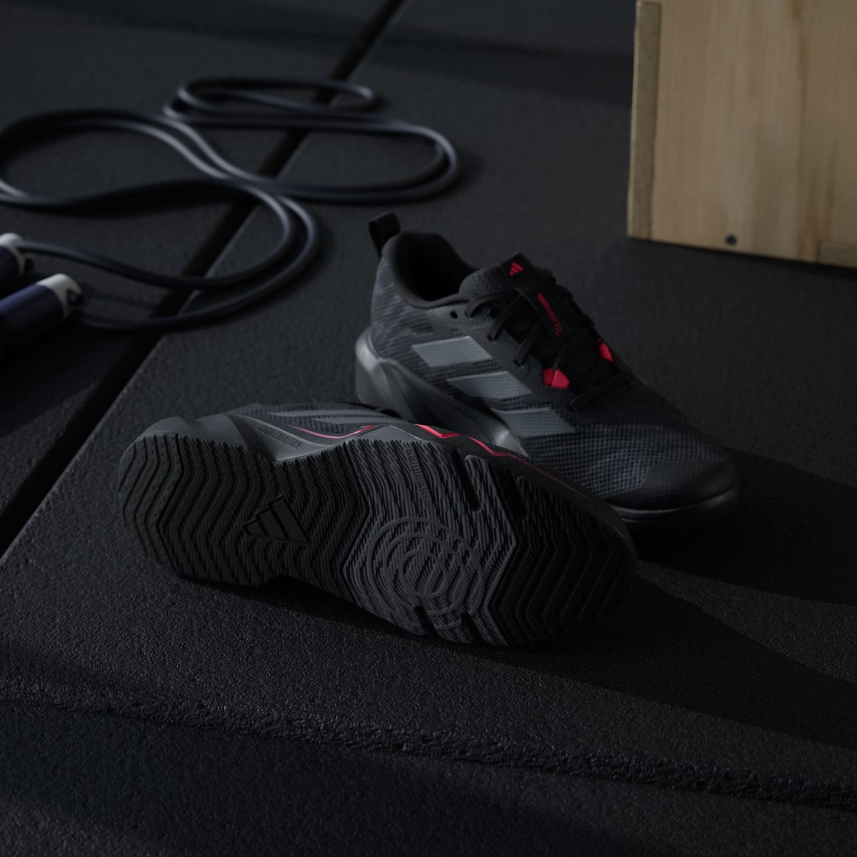 Adidas Men's RAPIDMOVE GO TRAINER M - Core Black / Grey Five / Lucid Red - Image 4