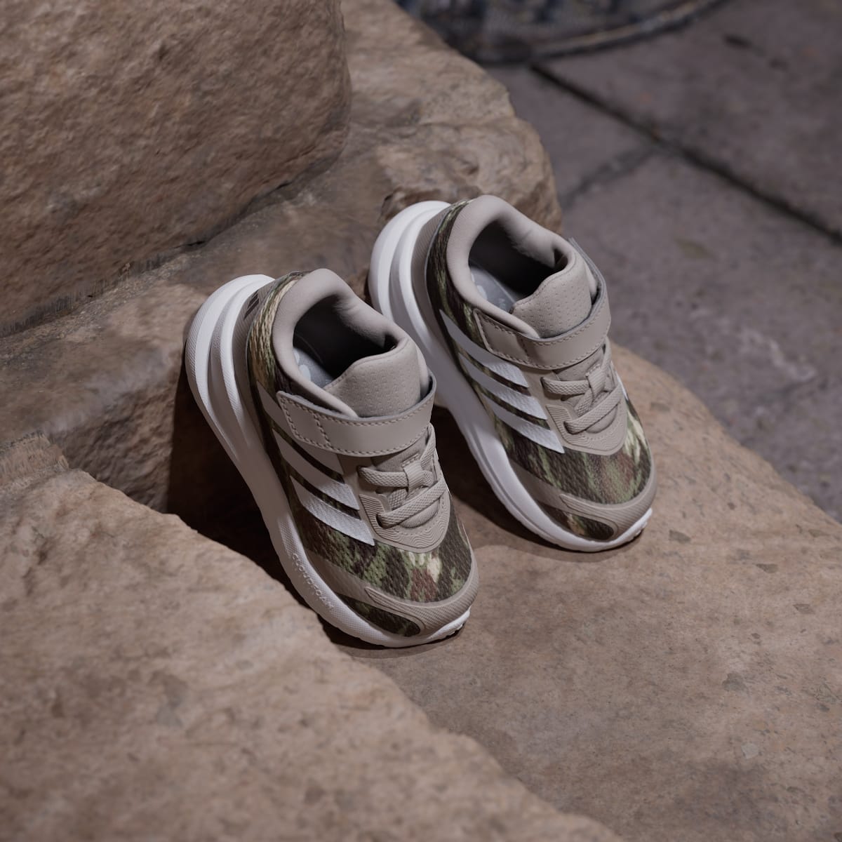 Adidas Kids' RUNFALCON 6 SHOES INFANT - Light Brown / Cloud White / Dark Brown - Image 5