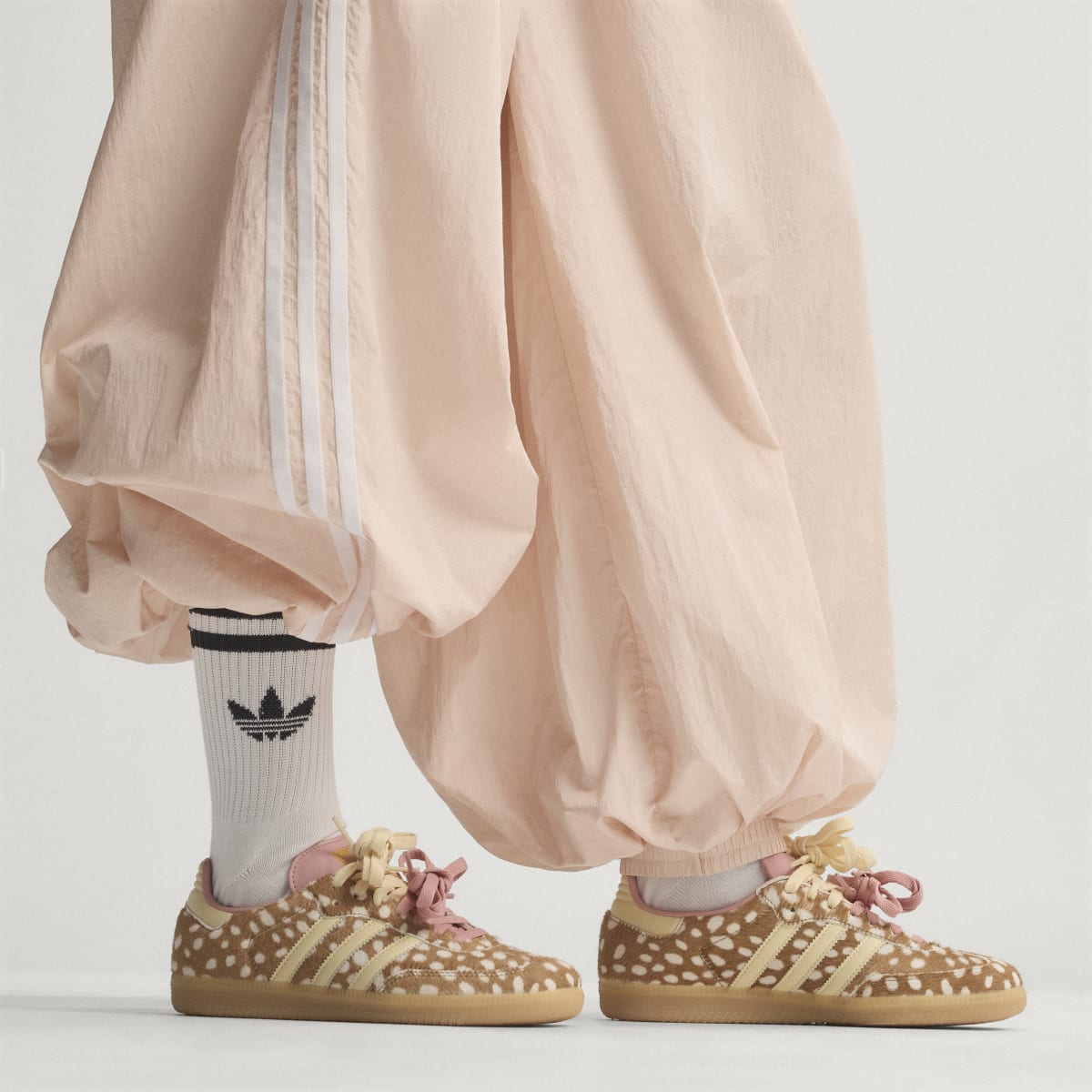 Adidas Women's SAMBA OG SHOES - Brown Desert / Warm Vanilla / Wonder Mauve - Image 2