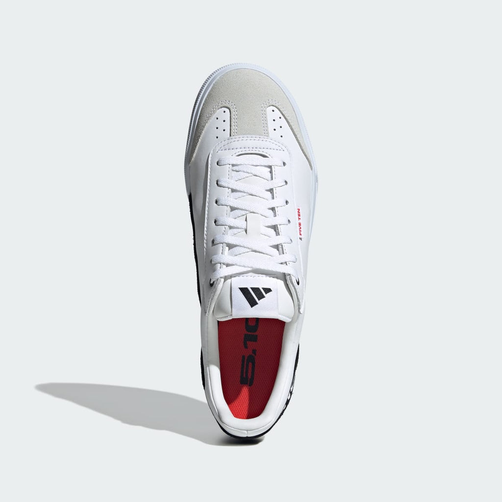 Adidas Men's SLEUTH DLX 2 Shoes - Cloud White / Cloud White / Core Black - Image 2