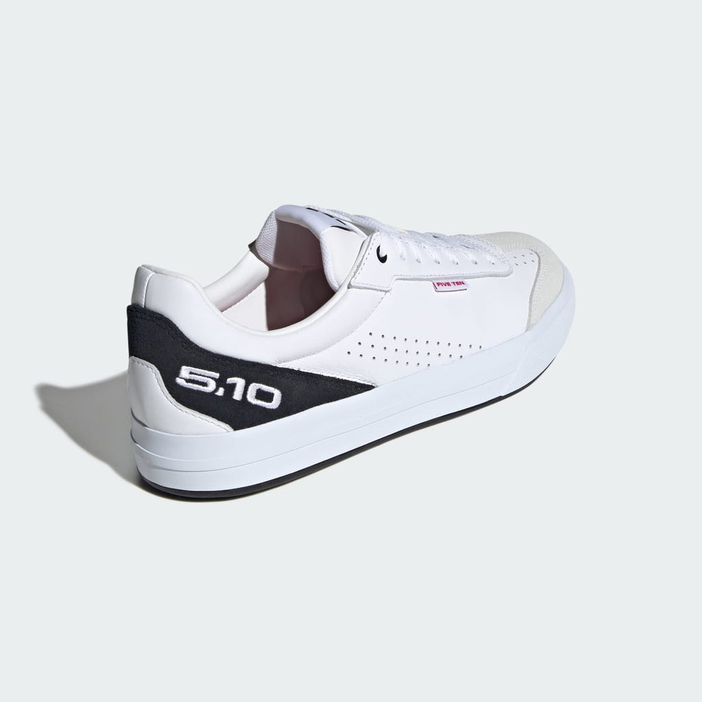 Adidas Men's SLEUTH DLX 2 Shoes - Cloud White / Cloud White / Core Black - Image 5