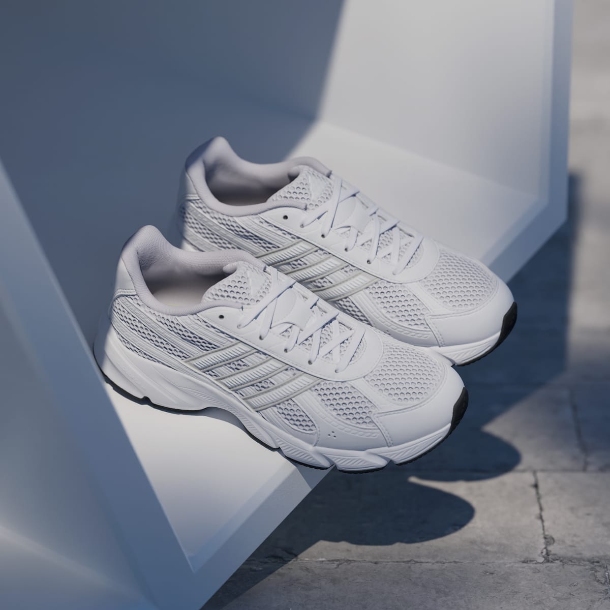 Adidas Women's TECHNOCHAOS 2000 SHOES - Cloud White / Cloud White / Grey One - Image 5