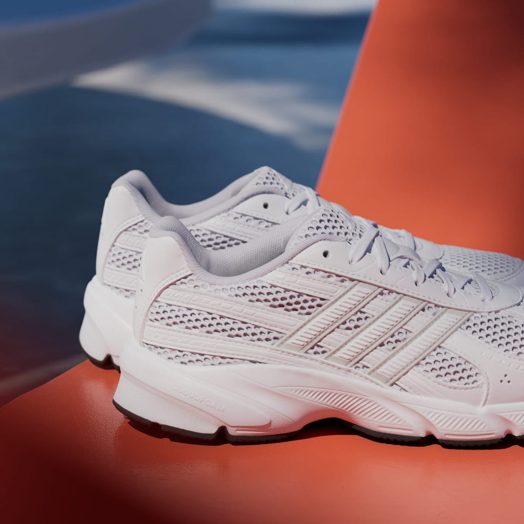 Adidas Women's TECHNOCHAOS 2000 SHOES - Cloud White / Cloud White / Grey One - Image 9