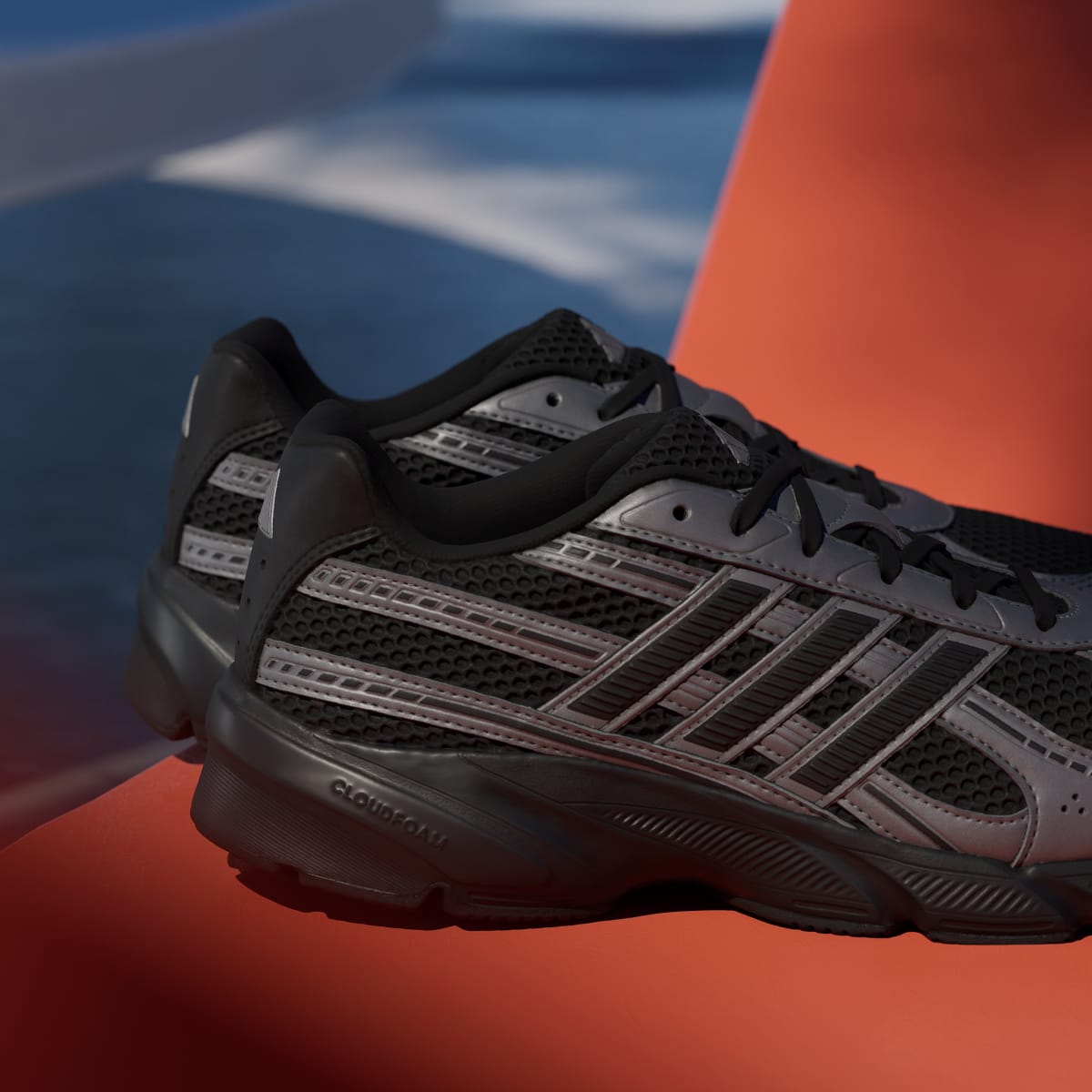 Adidas Men's TECHNOCHAOS 2000 Shoes - Core Black / Core Black / Iron Metallic - Image 9