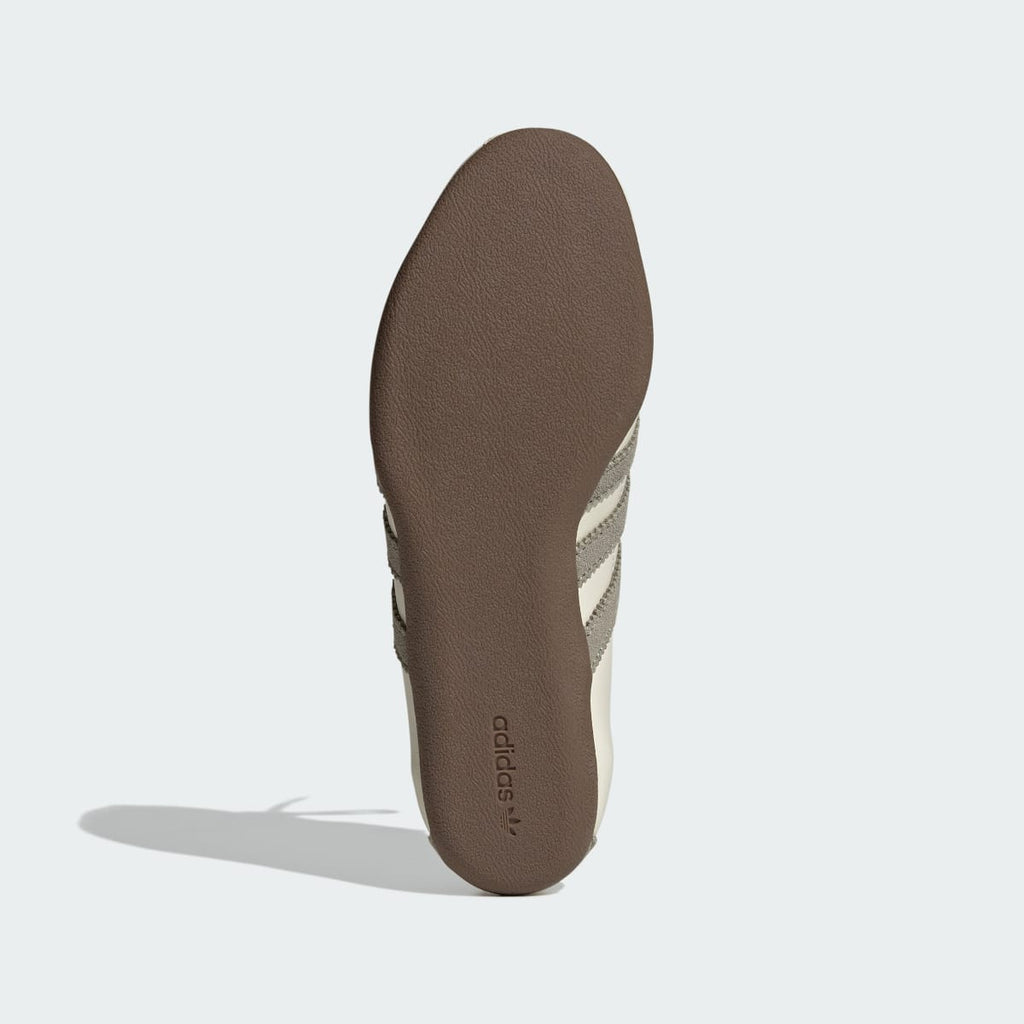 Adidas Women's TOKYO SHOES - Off White / Silver Pebble / Gum - Image 4