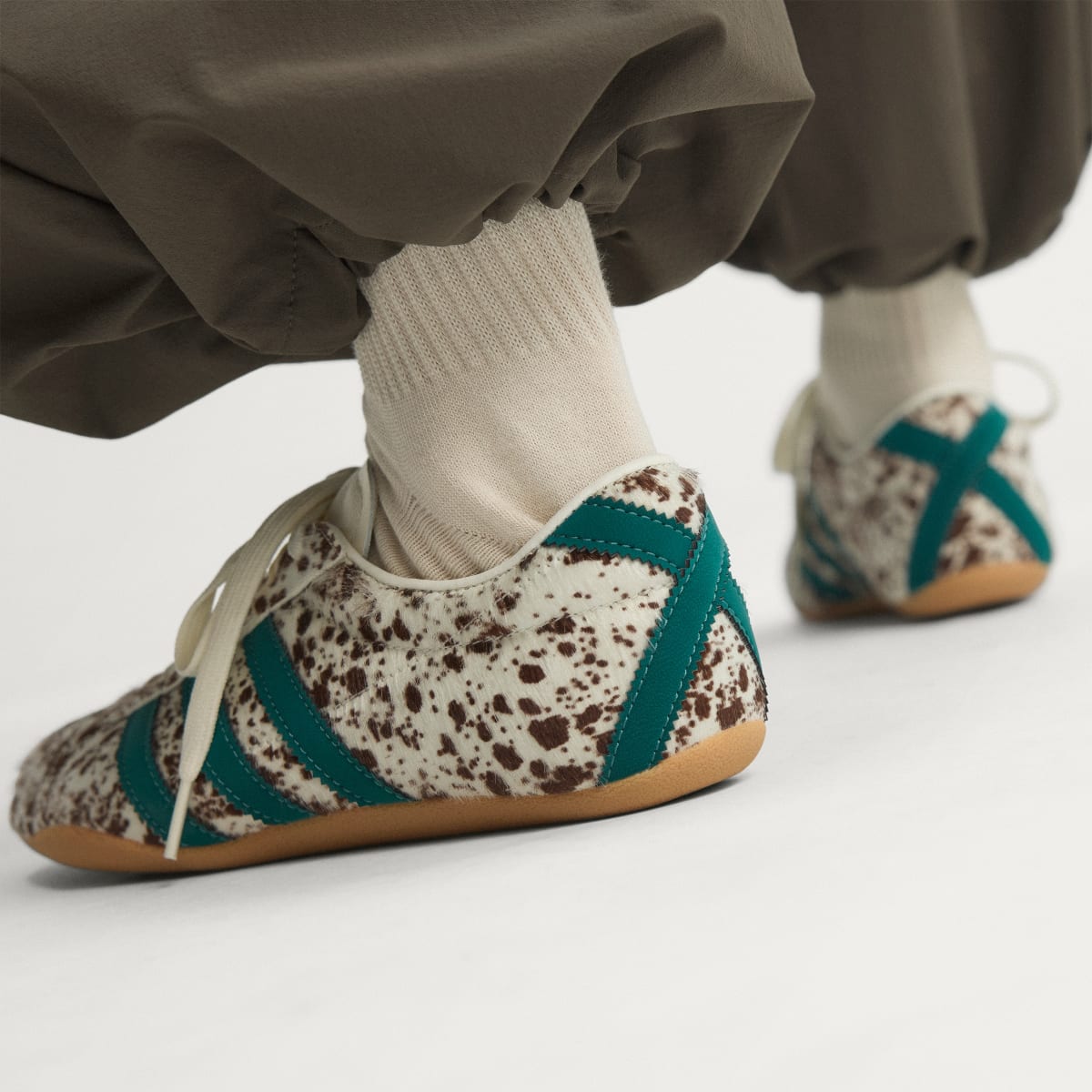 Adidas Women's TOKYO SHOES - Off White / Rich Green / Dark Brown - Image 8