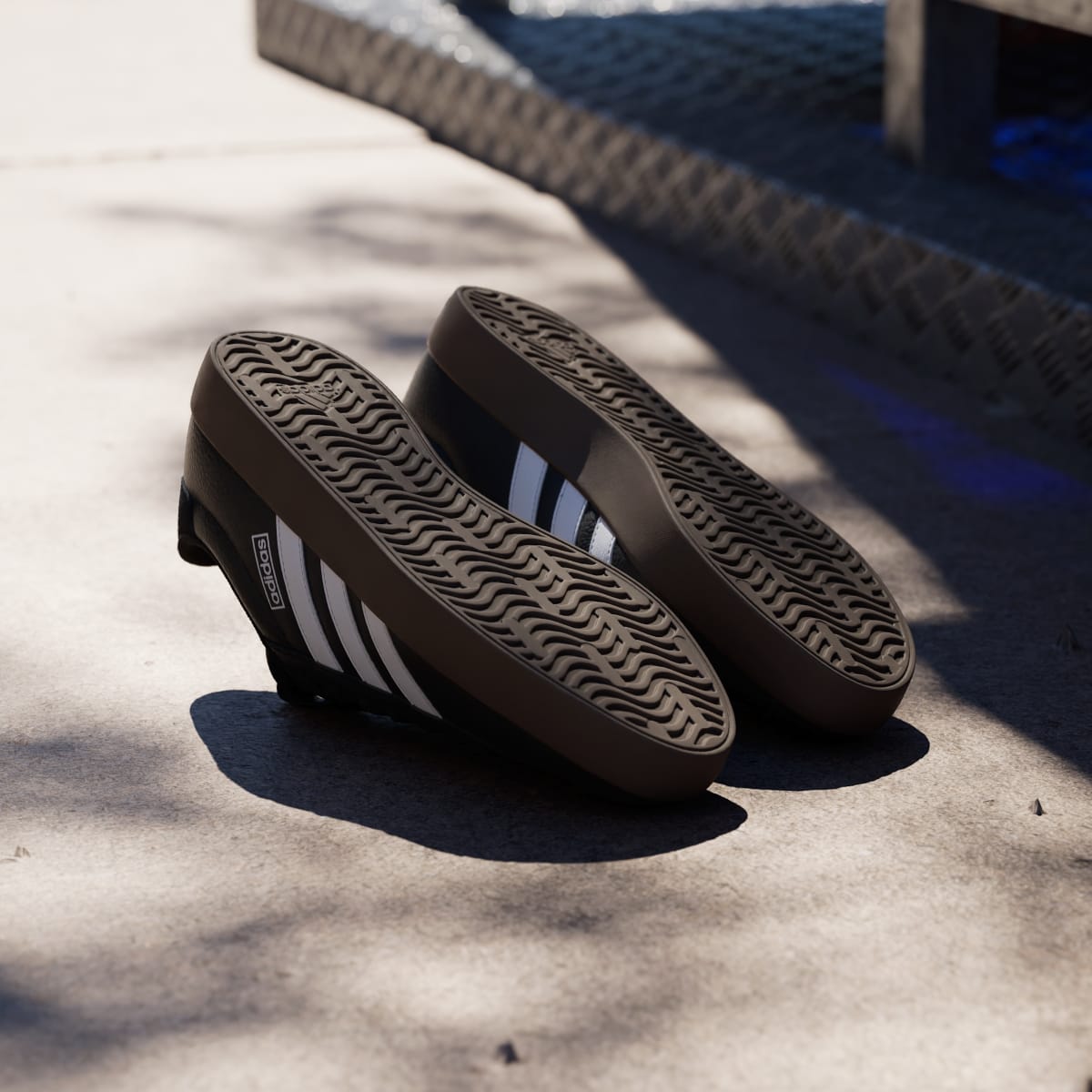 Adidas Men's VL Court 3.0 Shoes - Core Black / Cloud White / Gum - Image 4