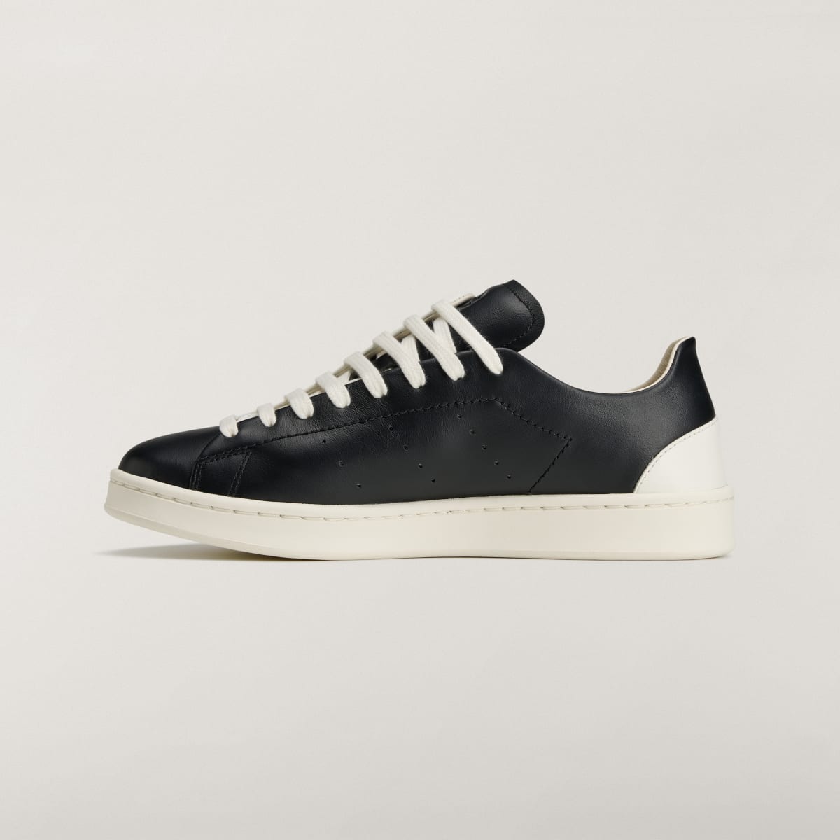 Adidas Women's Y-3 DIAGONAL STAN SMITH Sneakers - Off White / Off White / Black - Image 7