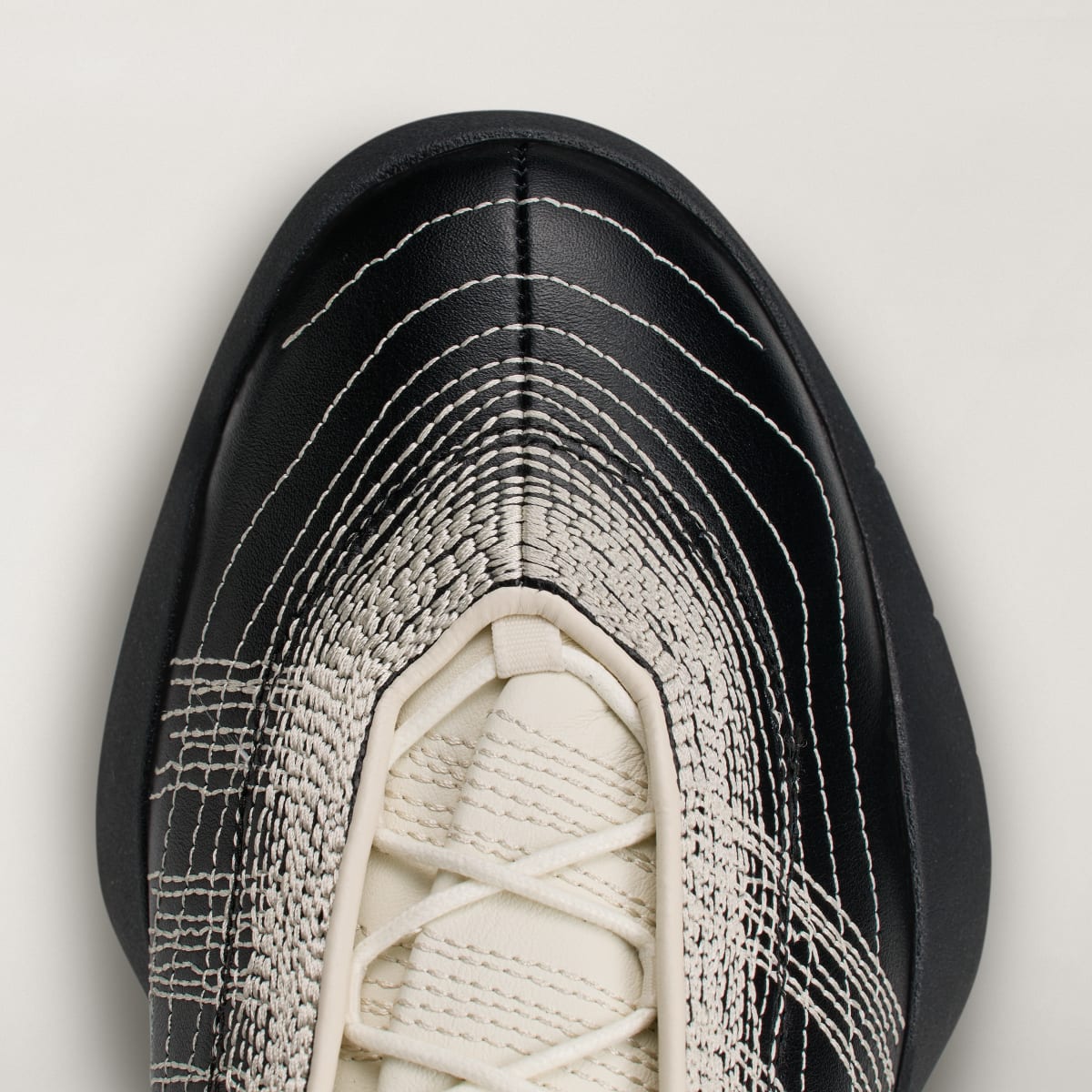 Adidas Men's Y-3 REGU Sneakers - Black / Alumina / Off White - Image 9