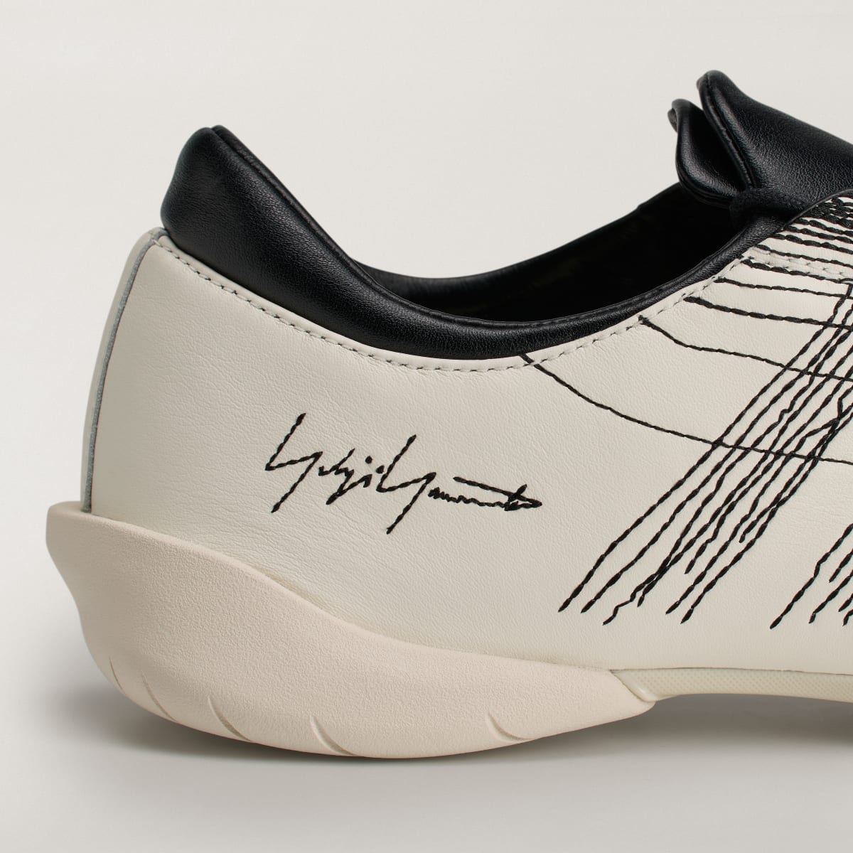 Adidas Men's Y-3 REGU Trainers - Off White / Black / Alumina - Image 8
